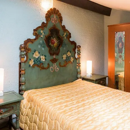 Des Bourdaines Pour 8 Personnes Villa *